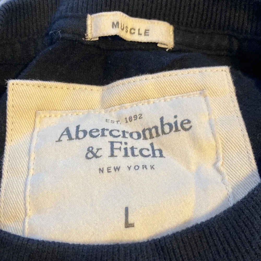 AMERCROMBIE&FINCH⭐️ Mens Black Short Sleeve Logo T-Shirt - Picture 3 of 4